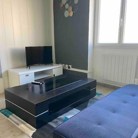 Studio Spacieux Proche Du Centre Ville Montceau-les-Mines Bagian luar foto