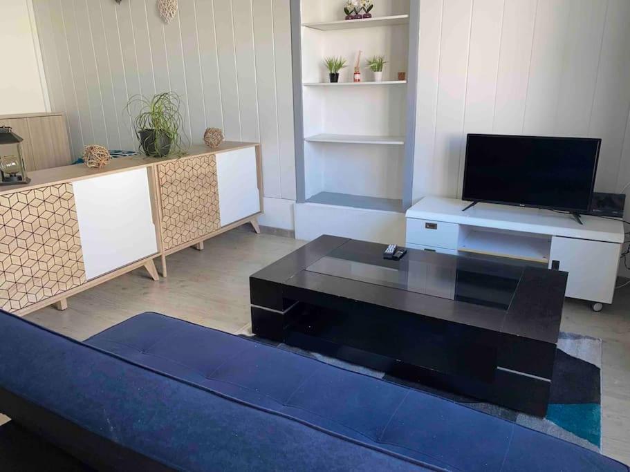 Studio Spacieux Proche Du Centre Ville Montceau-les-Mines Bagian luar foto
