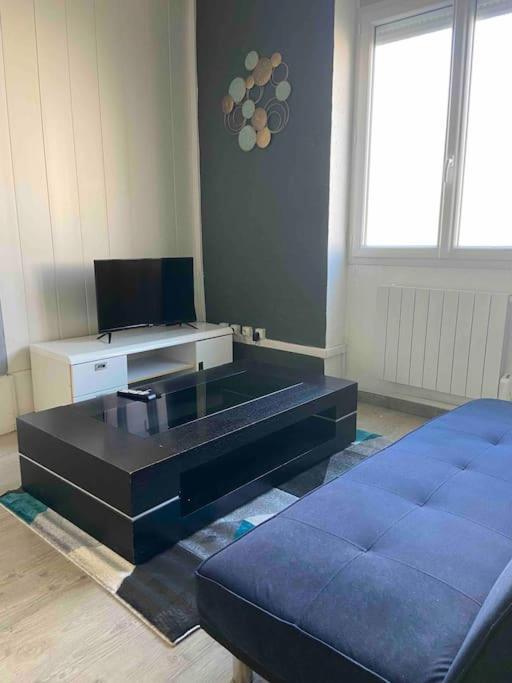 Studio Spacieux Proche Du Centre Ville Montceau-les-Mines Bagian luar foto